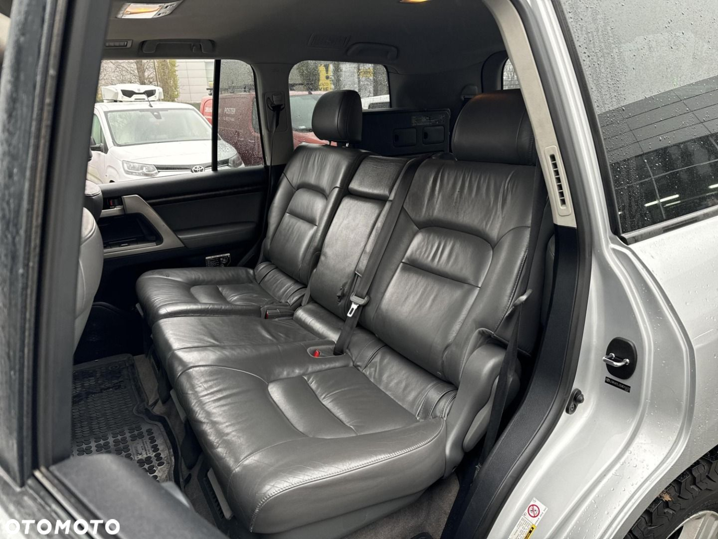 Toyota Land Cruiser - 20