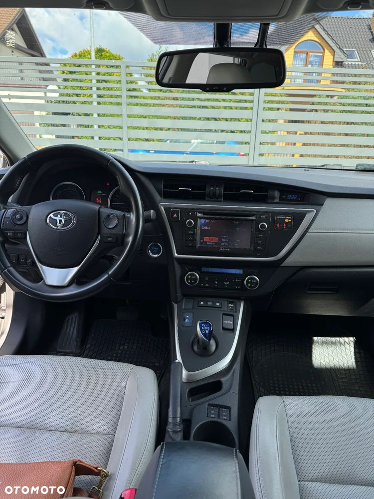 Toyota Auris Hybrid 135 Prestige - 6