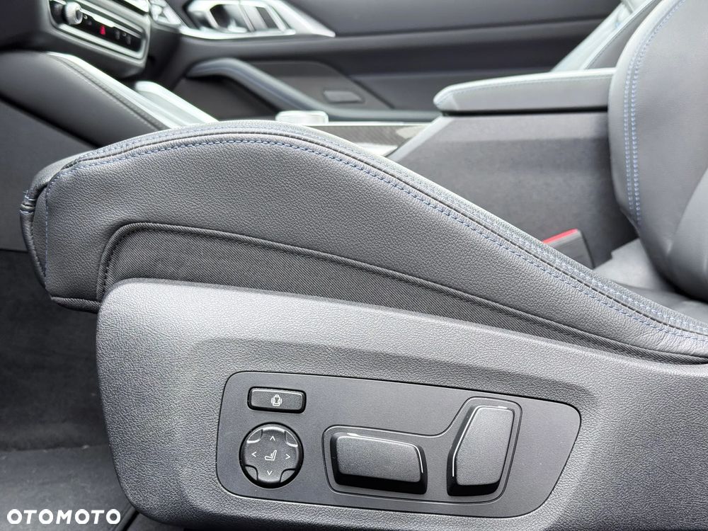 BMW Seria 4 M440i xDrive mHEV - 22