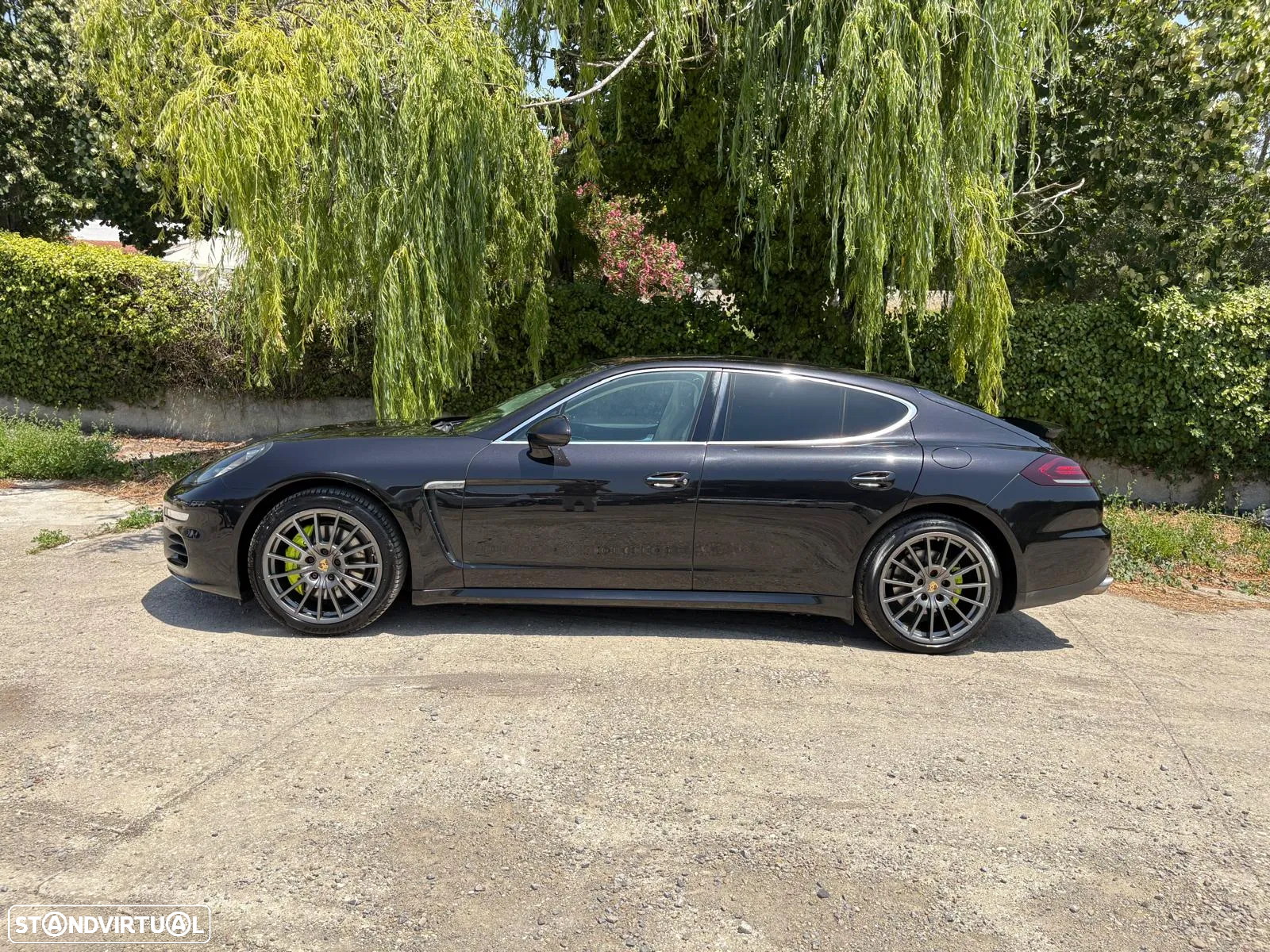 Porsche Panamera 4 E-Hybrid - 4