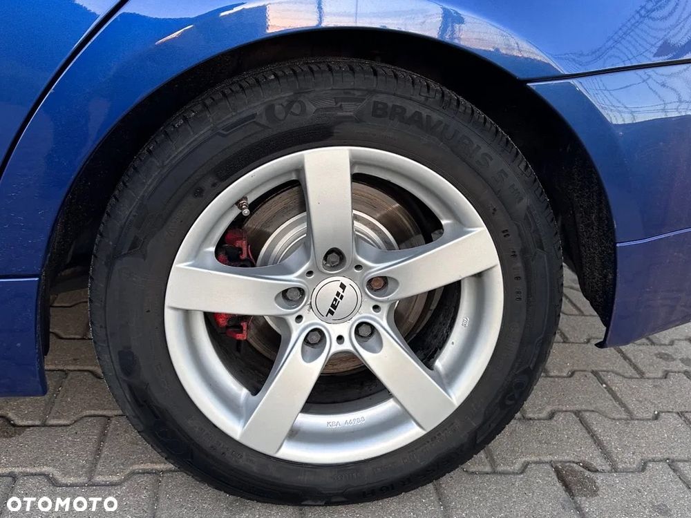 BMW Seria 3 325i - 17