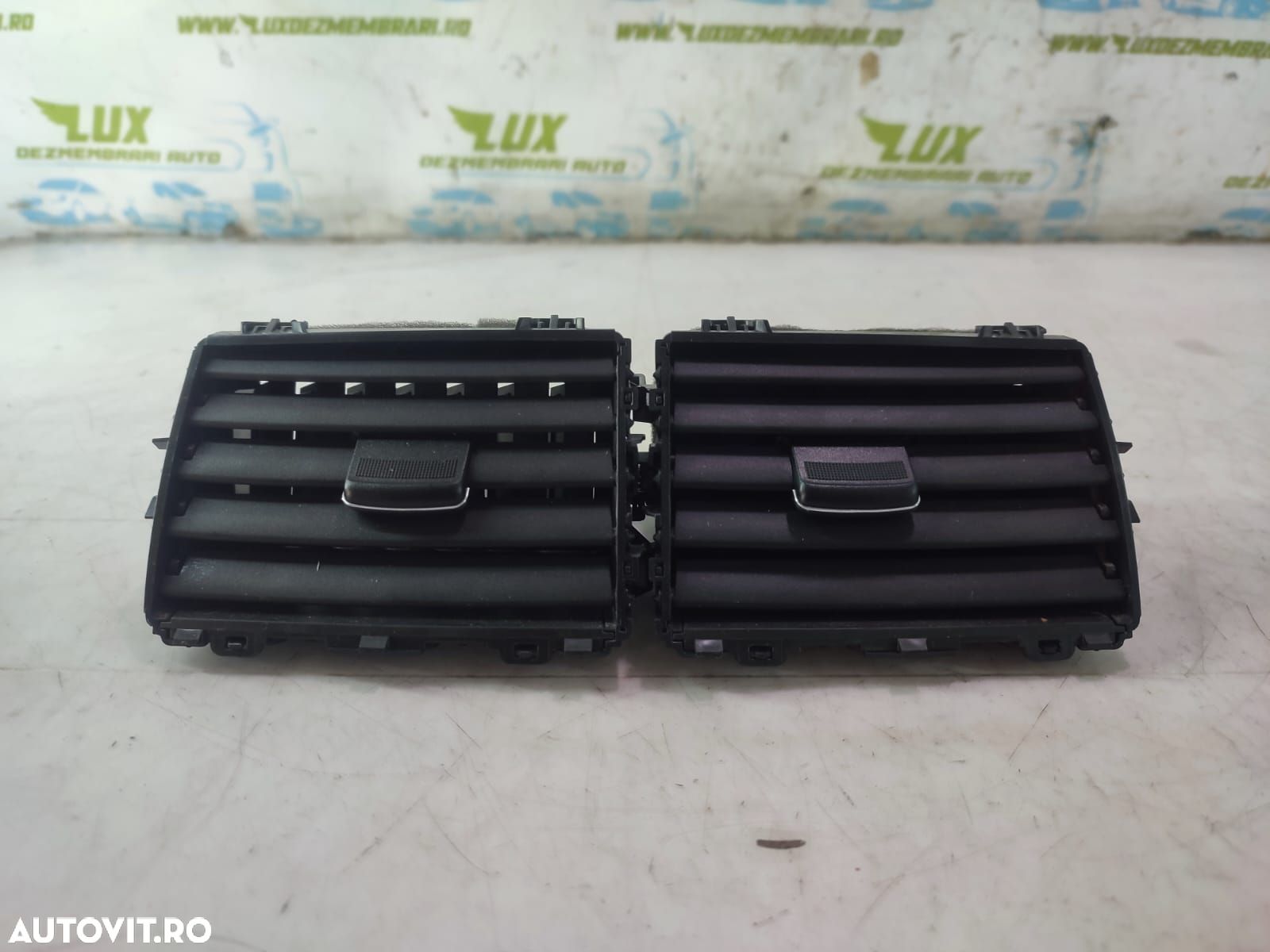 Grila ventilatie bord 8030A-15950 Mitsubishi ASX 1 [2010 - 2012] 1.8 - 1
