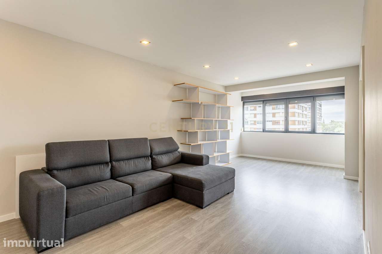 Apartamento T3 na Portela de Sacavém com garagem para arrendamento. - Grande imagem: 2/32