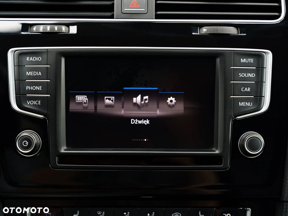 Volkswagen Golf 1.4 TSI BMT Comfortline DSG - 29