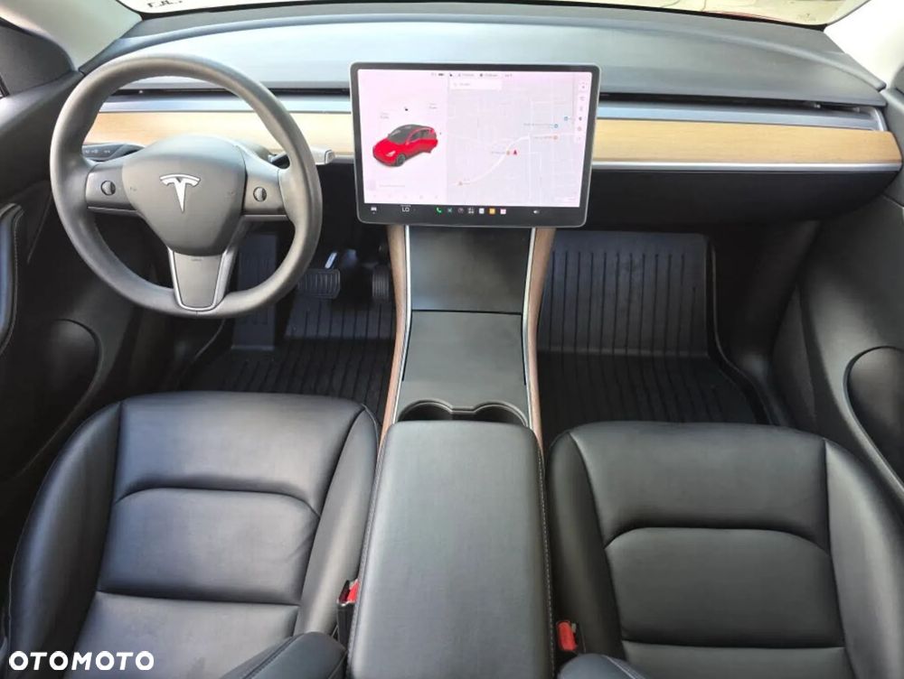 Tesla Model Y - 7