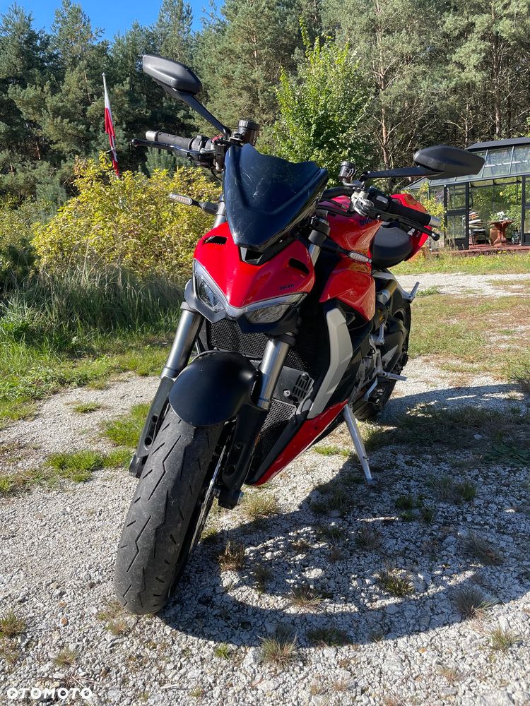 Ducati Streetfighter V2 - 10