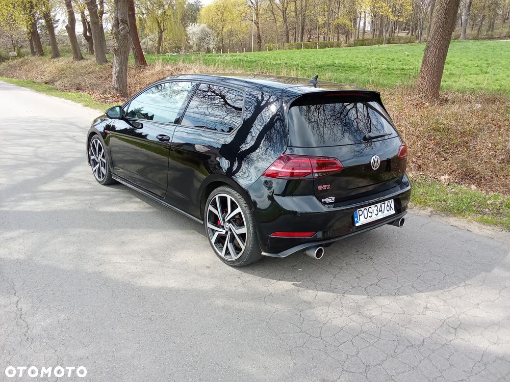 Volkswagen Golf - 5