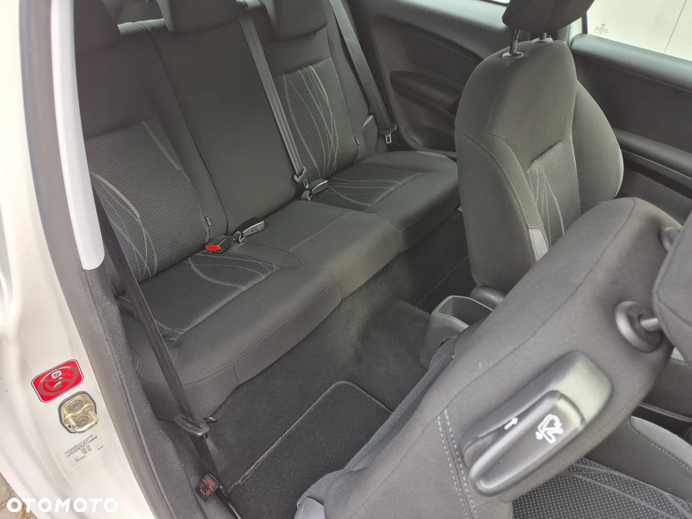Peugeot 208 - 9