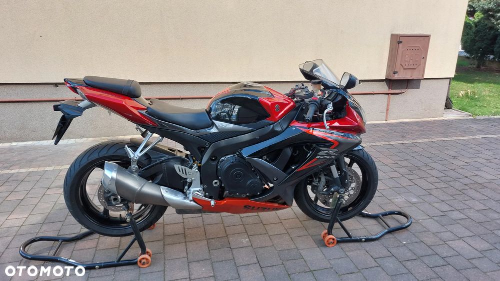 Suzuki GSX-R - 6