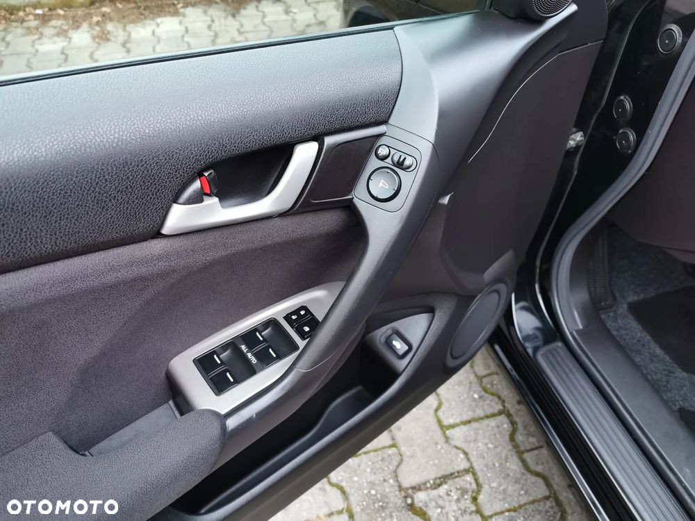 Honda Accord 2.0 Elegance - 34