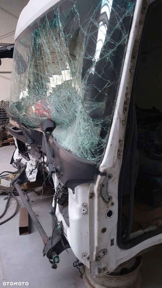 actros mp4 kabina szeroka stream space 2500 goła konstrukcja - 11