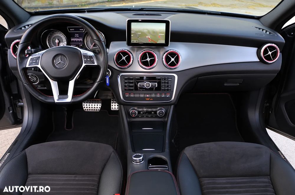 Mercedes-Benz GLA 220 CDI 4MATIC 7G-DCT AMG Line - 23