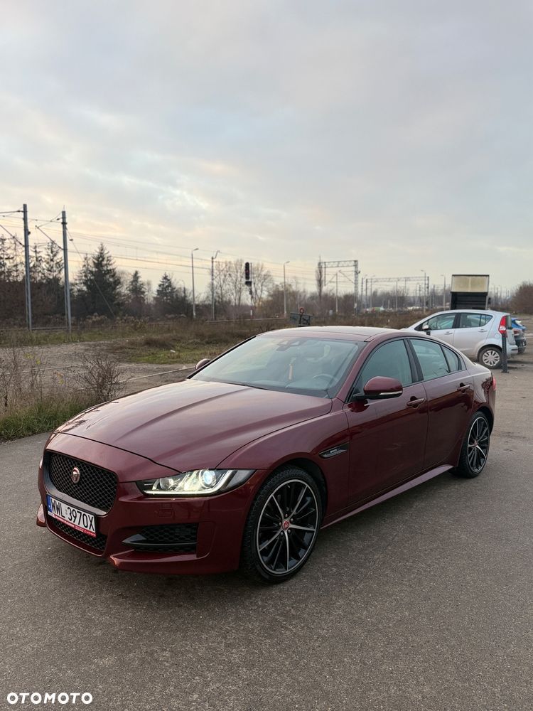 Jaguar XE 20d AWD R-Sport - 26