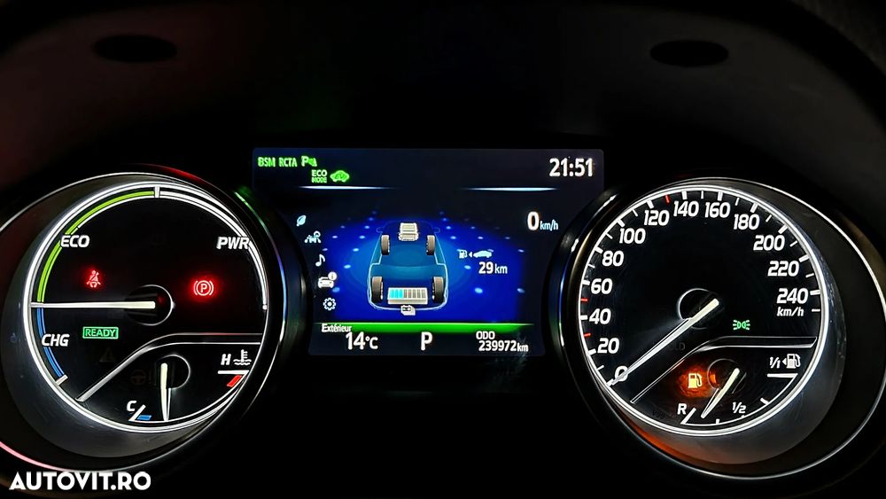 Toyota Camry 2.5 Hybrid Business - 32