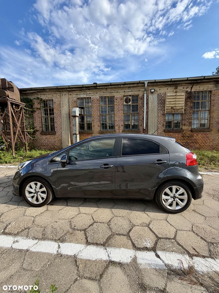 Kia Rio - 2