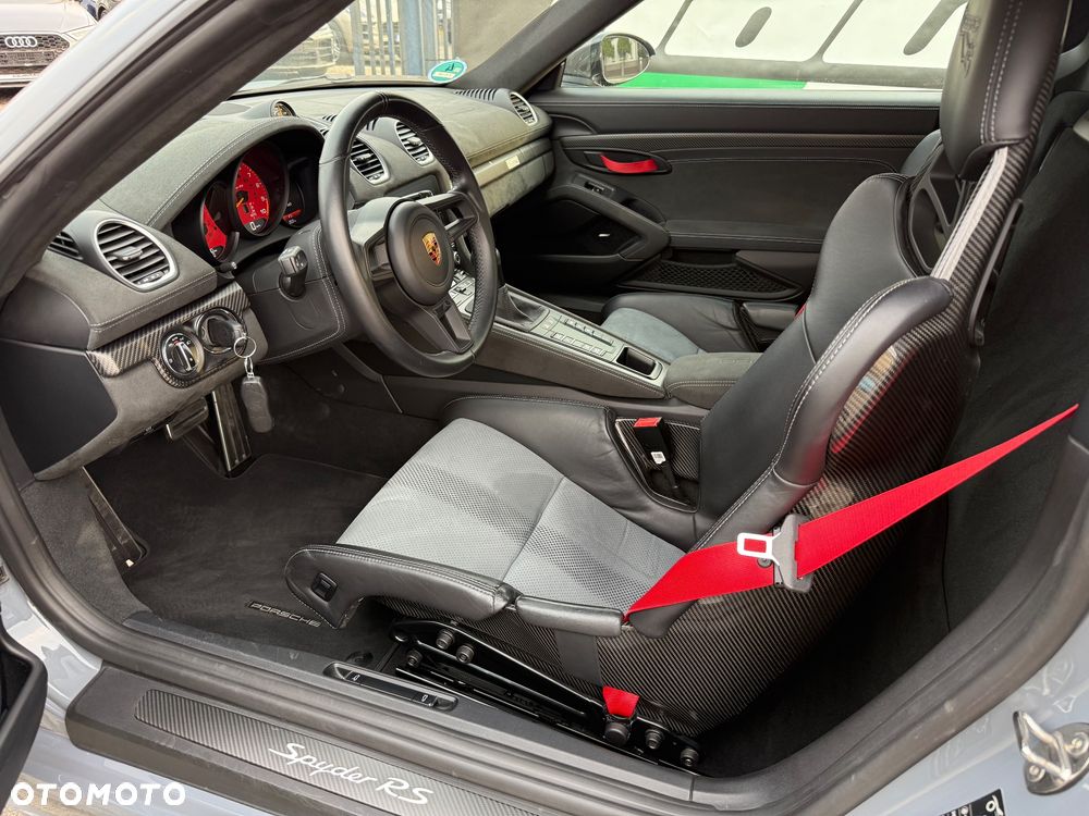 Porsche 718 Boxster Spyder RS - 19