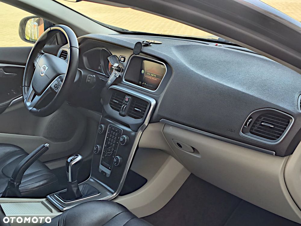 Volvo V40 D2 Kinetic - 23