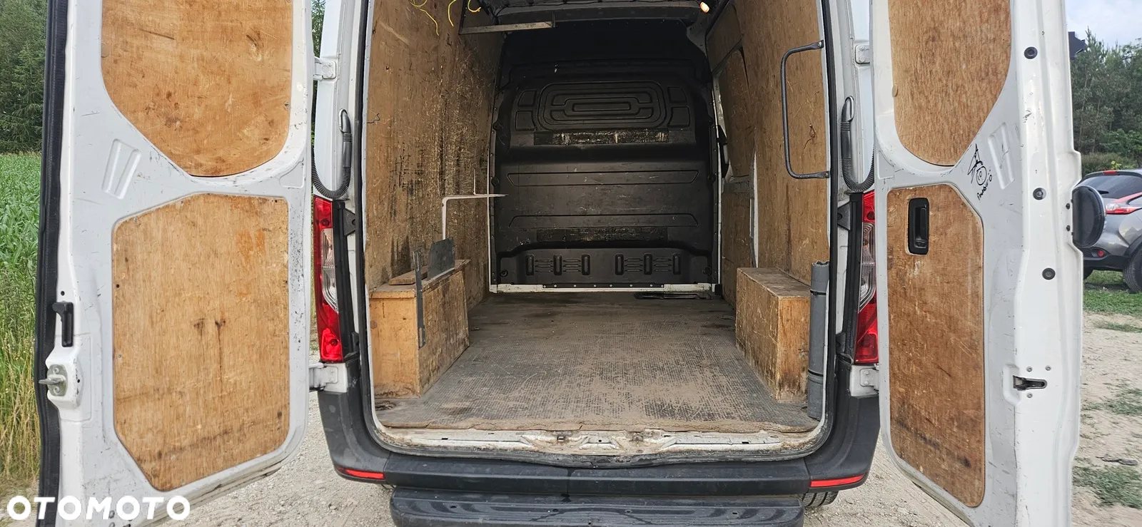 Mercedes-Benz Sprinter - 15