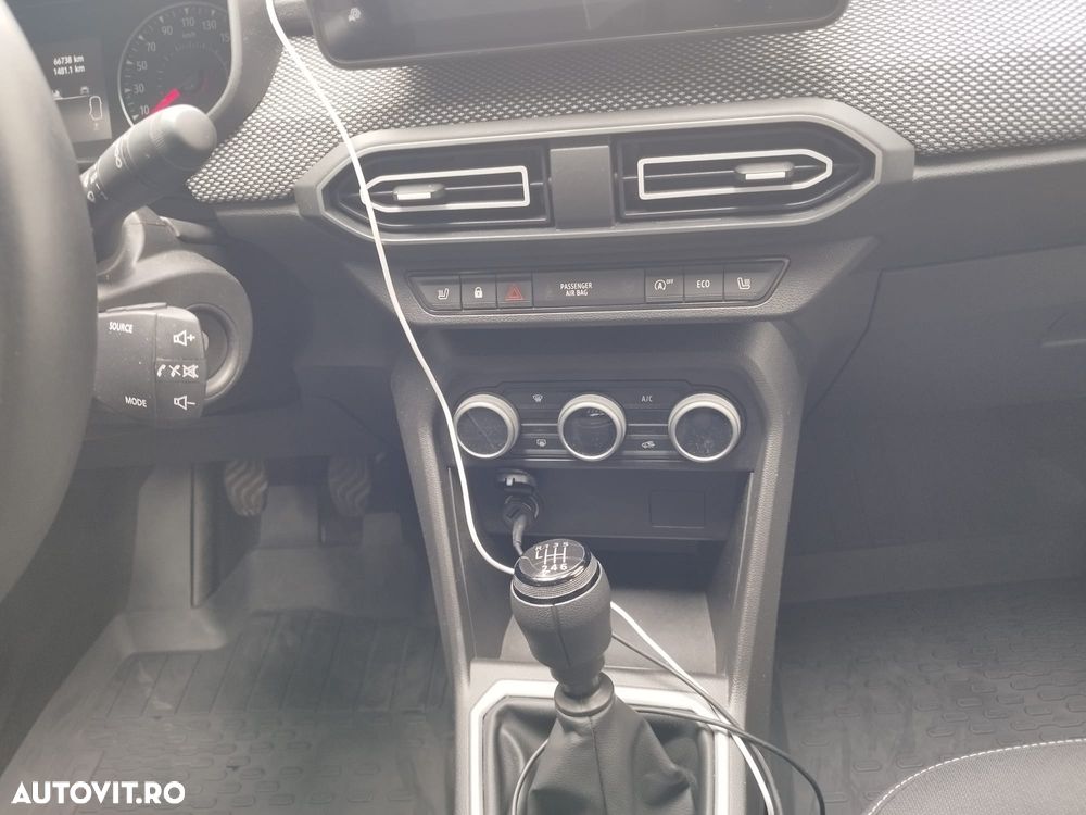 Dacia Logan TCe 90 Essential - 2