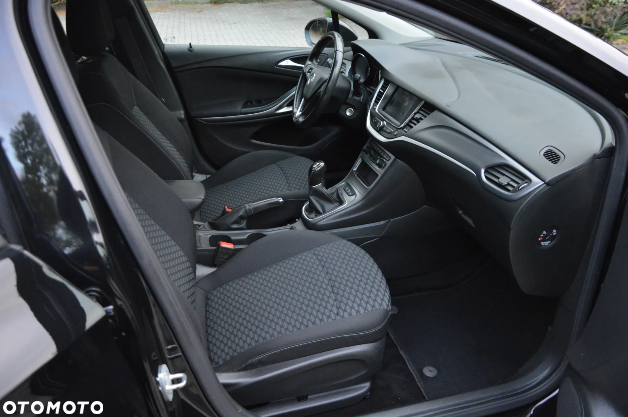 Opel Astra 1.2 Turbo Start/Stop Sports Tourer Edition - 21