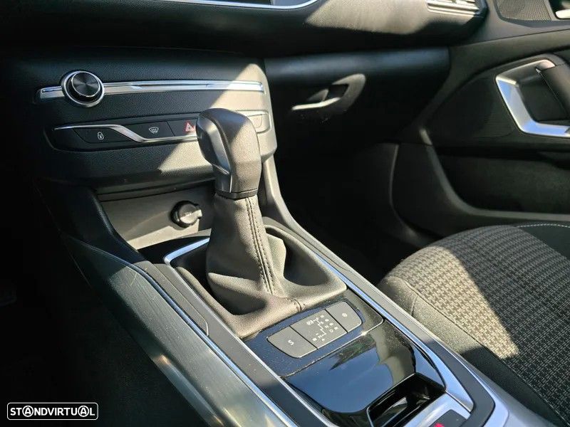 Peugeot 308 SW BlueHDi 130 EAT6 Stop & Start Active - 33