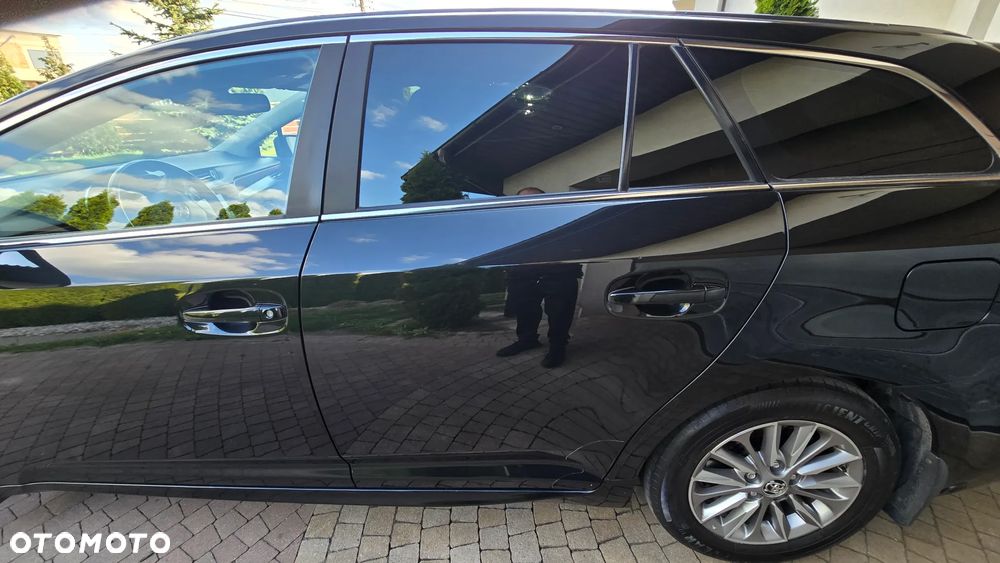 Toyota Avensis - 24