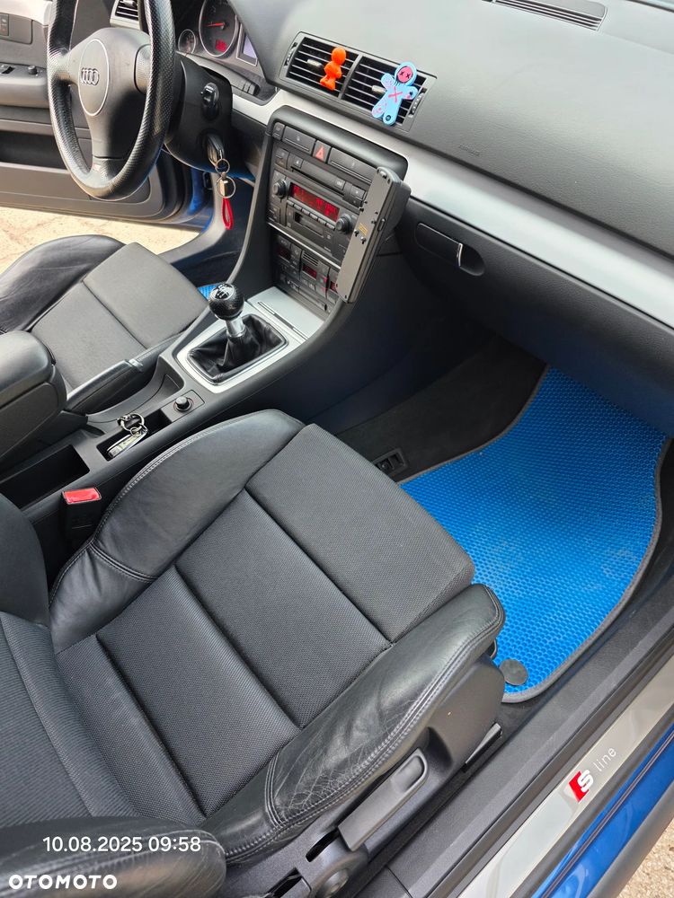 Audi A4 Limousine - 13