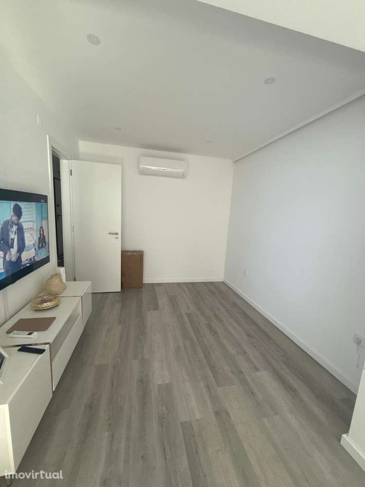 T2 Totalmente Remodelado com Quintal e Suite – Centro de Santarém - Grande imagem: 5/13