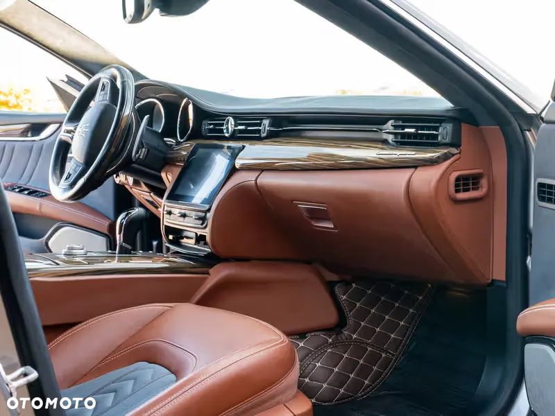 Maserati Quattroporte - 15