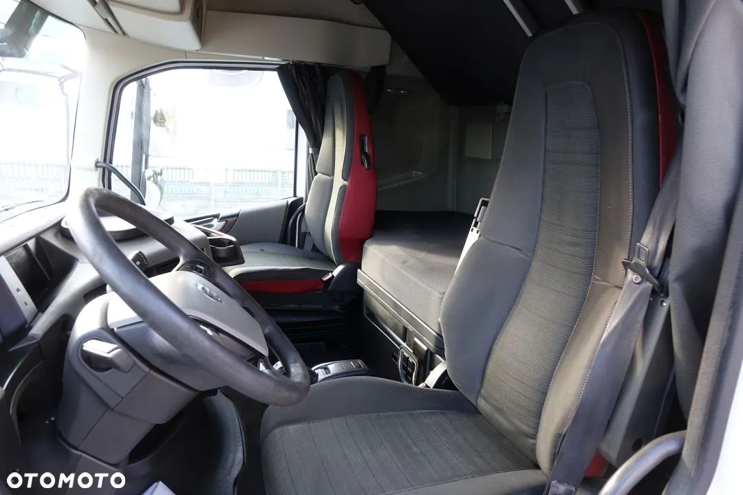 Volvo FH 500 GLOBETROTTER / STANDARD/ AUTOMAT / EURO 6 / KLIMATYZACJA POSTOJOWA/ 2 ZBIORNIKI PALIWA - 18