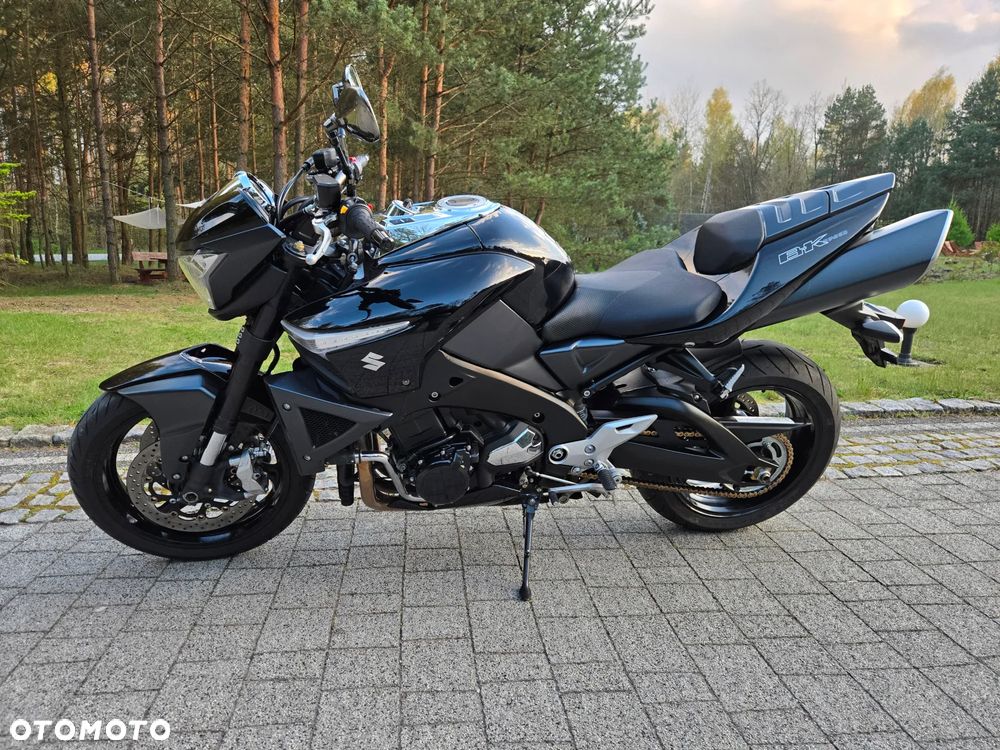 Suzuki GSX - 13