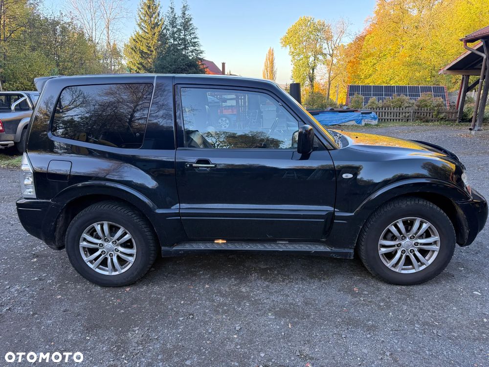 Mitsubishi Pajero - 4
