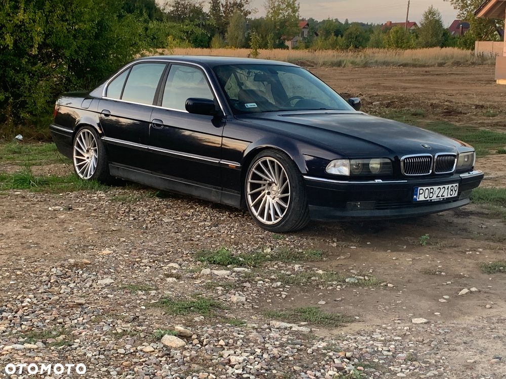 BMW Seria 7 735i - 2