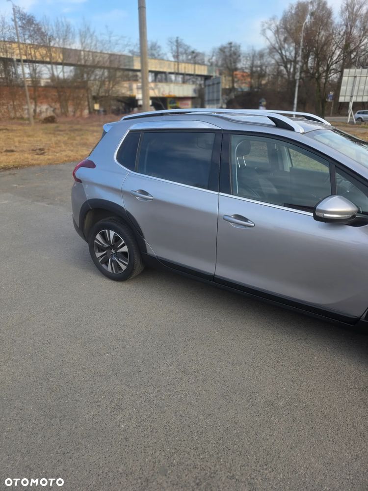 Peugeot 2008 1.2 Pure Tech Style S&S EAT6 - 7