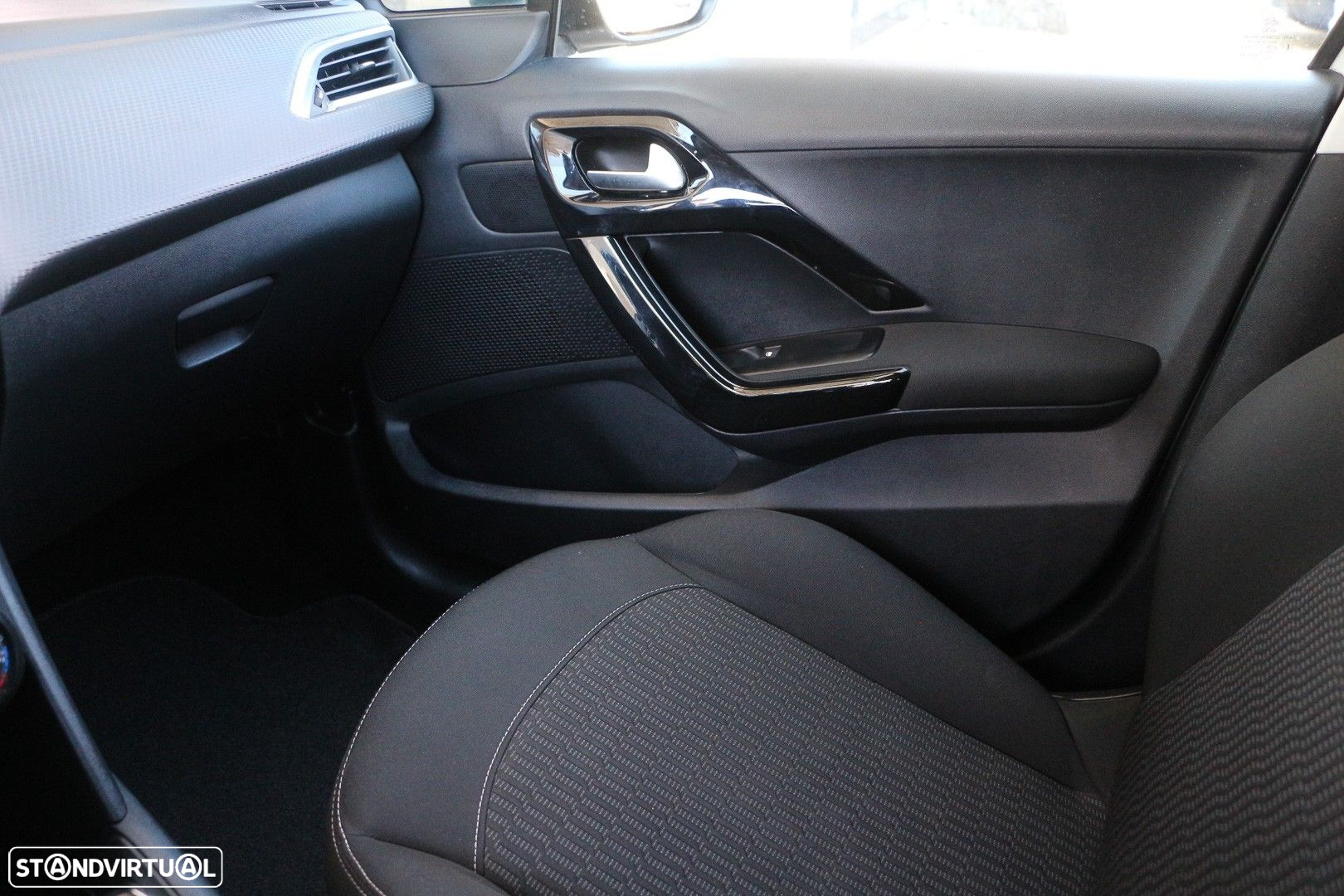 Peugeot 208 1.6 BlueHDi Style - 18