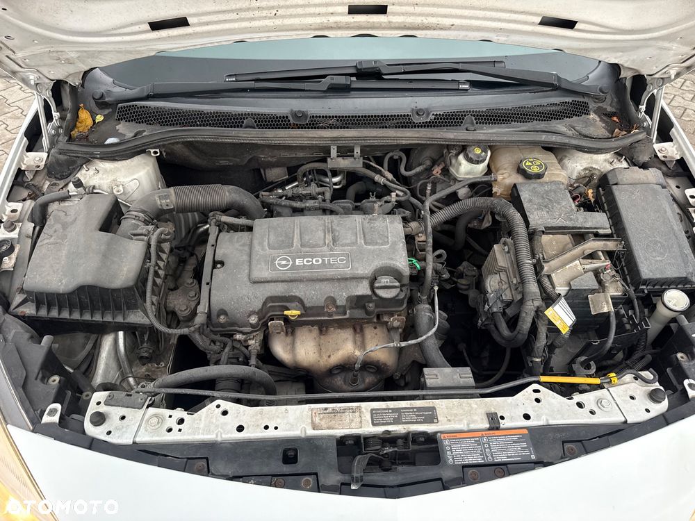 Opel Astra 1.4 Cosmo - 9