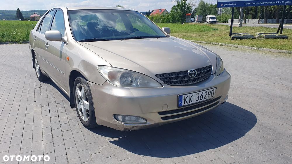 Toyota Camry 3.0 V6 - 2