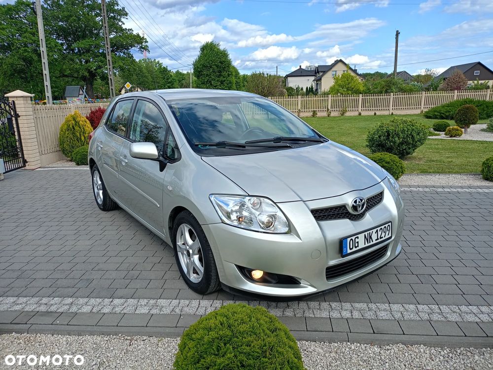 Toyota Auris 1.6 VVT-i Executive - 3