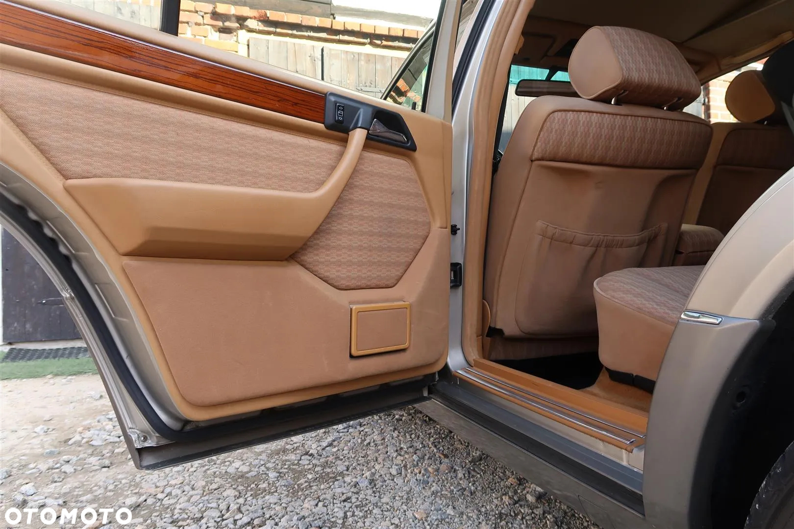 Mercedes-Benz W124 (1984-1993) - 21