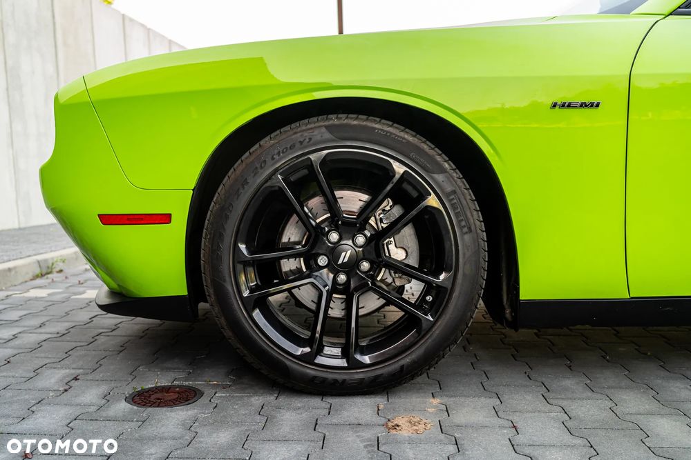 Dodge Challenger - 34