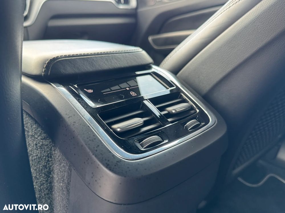 Volvo XC 60 D5 AWD R-Design - 14