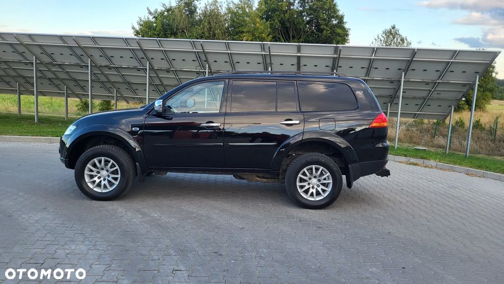Mitsubishi Pajero Sport 2.5 DID Intense + - 5