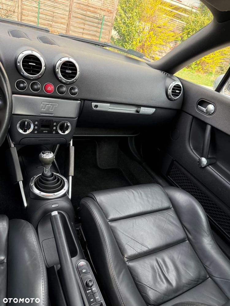 Audi TT Coupé 1.8 T quattro - 11