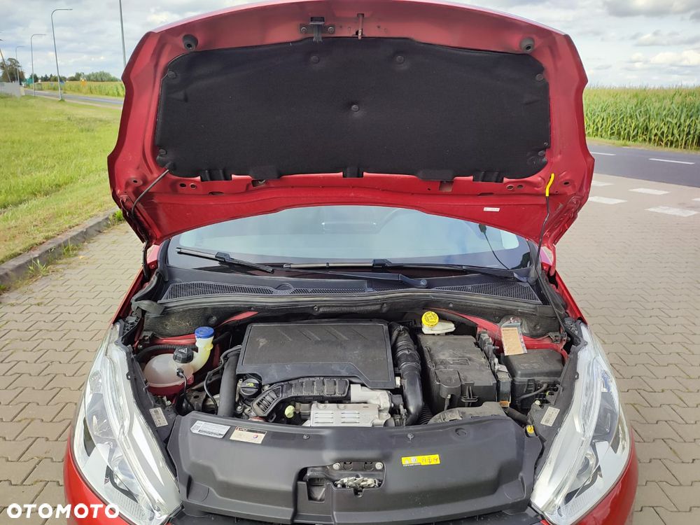 Peugeot 208 - 14