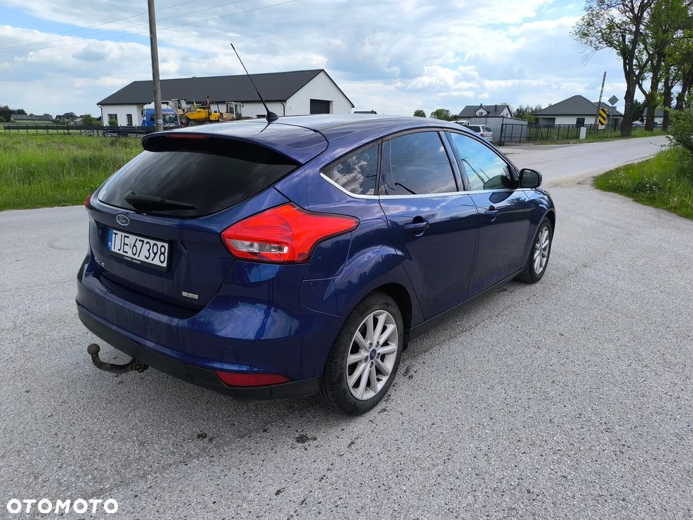 Ford Focus 1.0 EcoBoost Red Edition ASS - 4