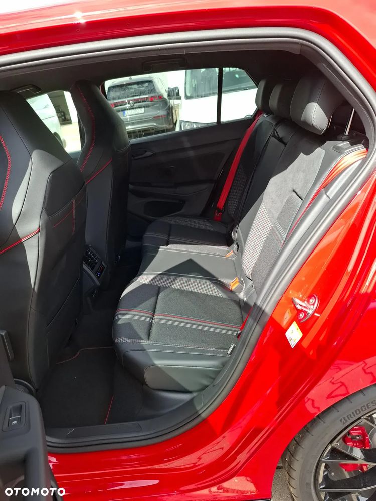 Volkswagen Golf - 18