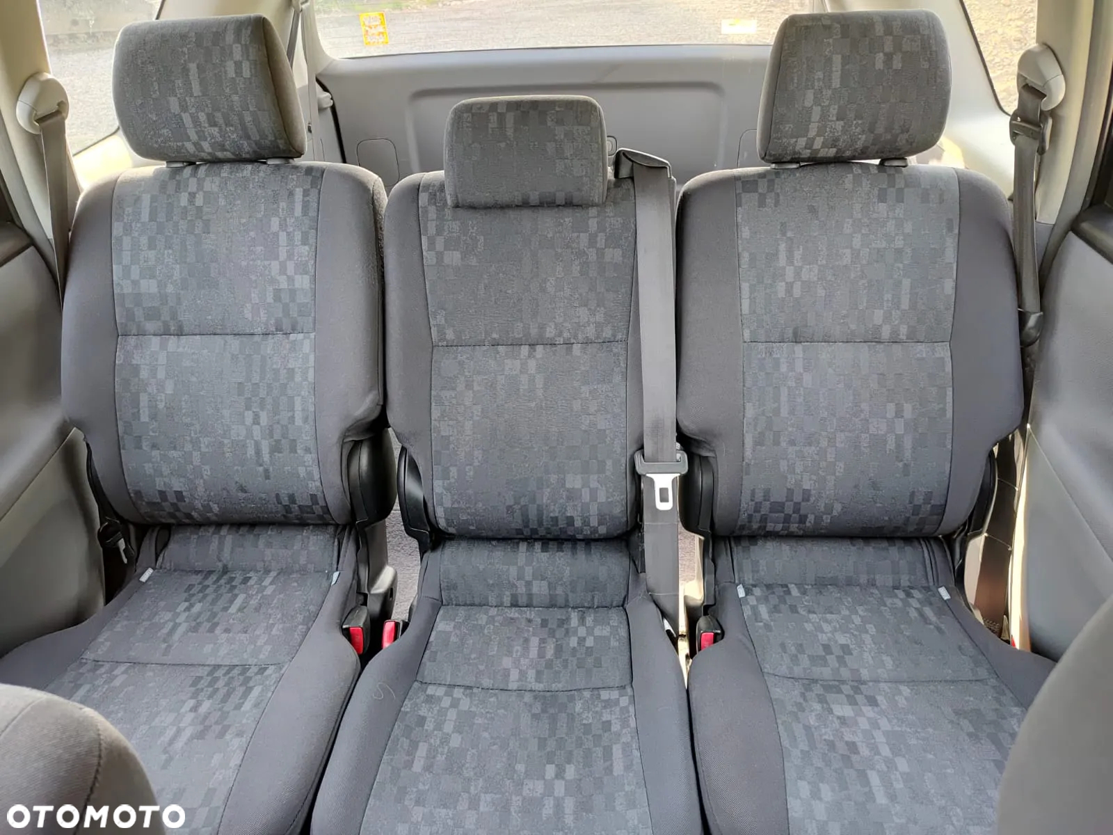 Toyota Avensis Verso D-4D - 15