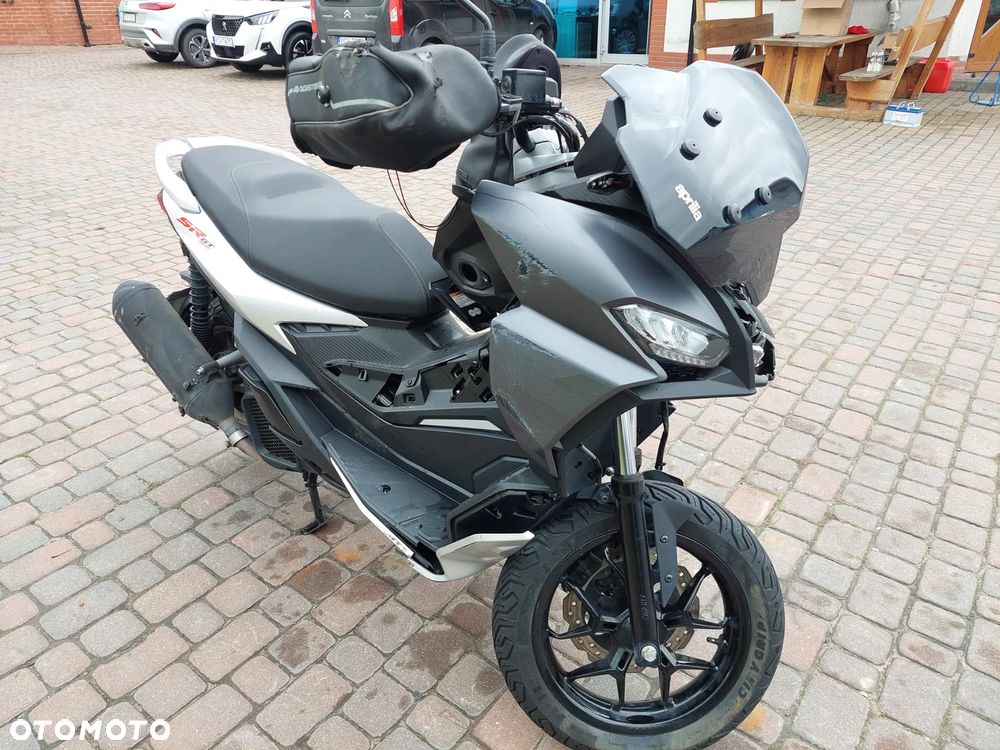 Aprilia SR - 9