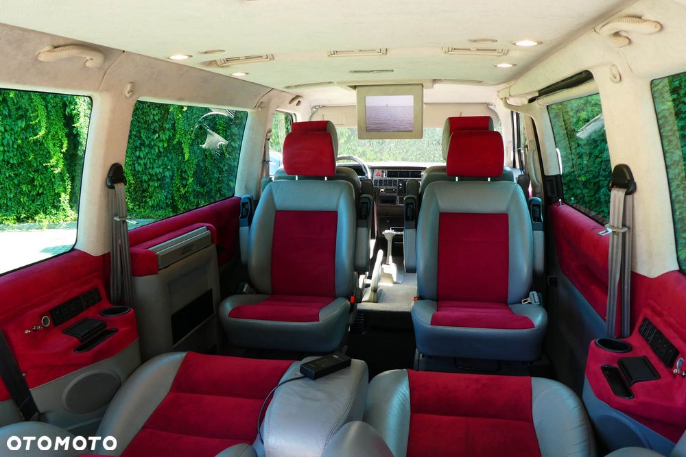 Volkswagen Caravelle - 21