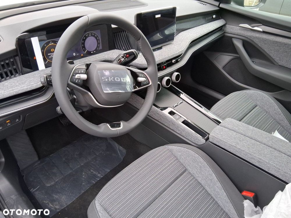 Skoda Superb 1.5 TSI mHEV Drive DSG - 5